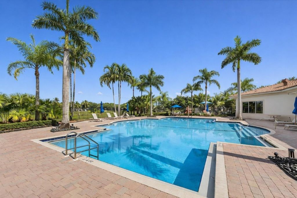 1381 Beacon Cir, Wellington, FL 33414 Photo