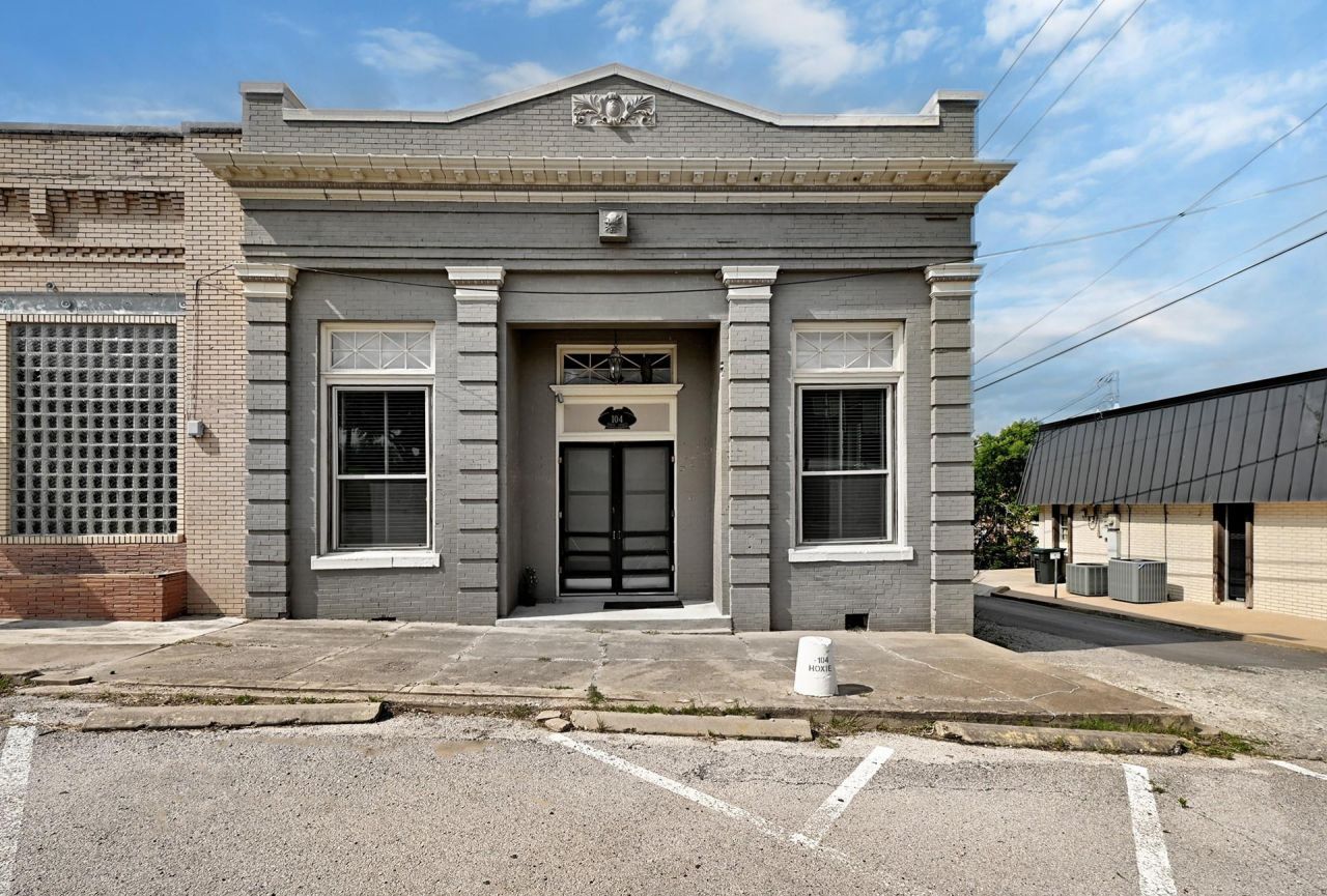 104 Hoxie St, Coupland, TX 78615 Main Photo