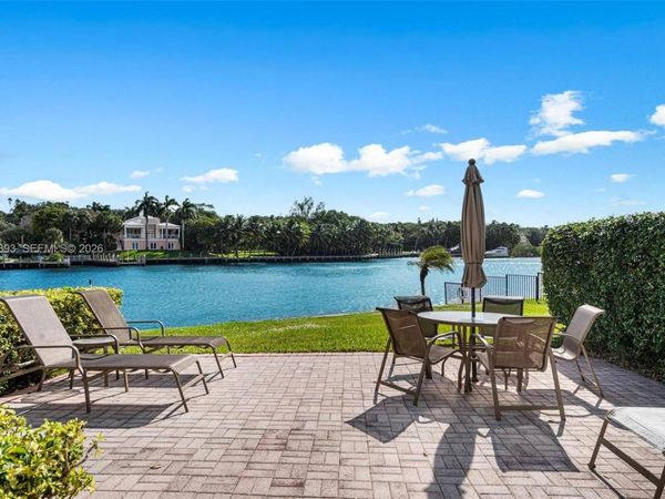 3150 NE 48th Ct, Unit 107, Lighthouse Point, FL 33064