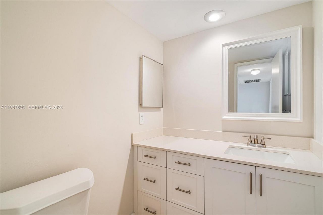 3150 NE 48th Ct, Unit 107, Lighthouse Point, FL 33064 Photo