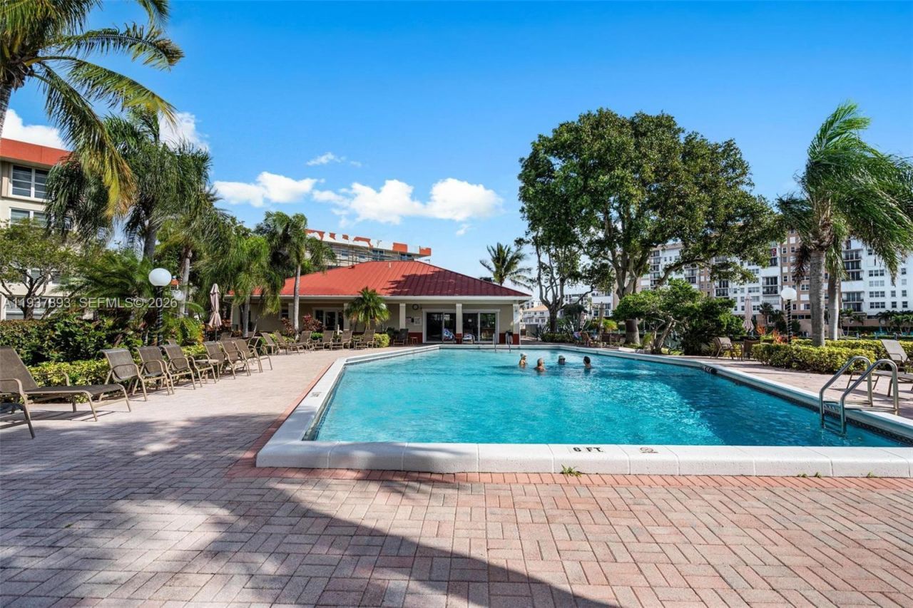 3150 NE 48th Ct, Unit 107, Lighthouse Point, FL 33064 Photo