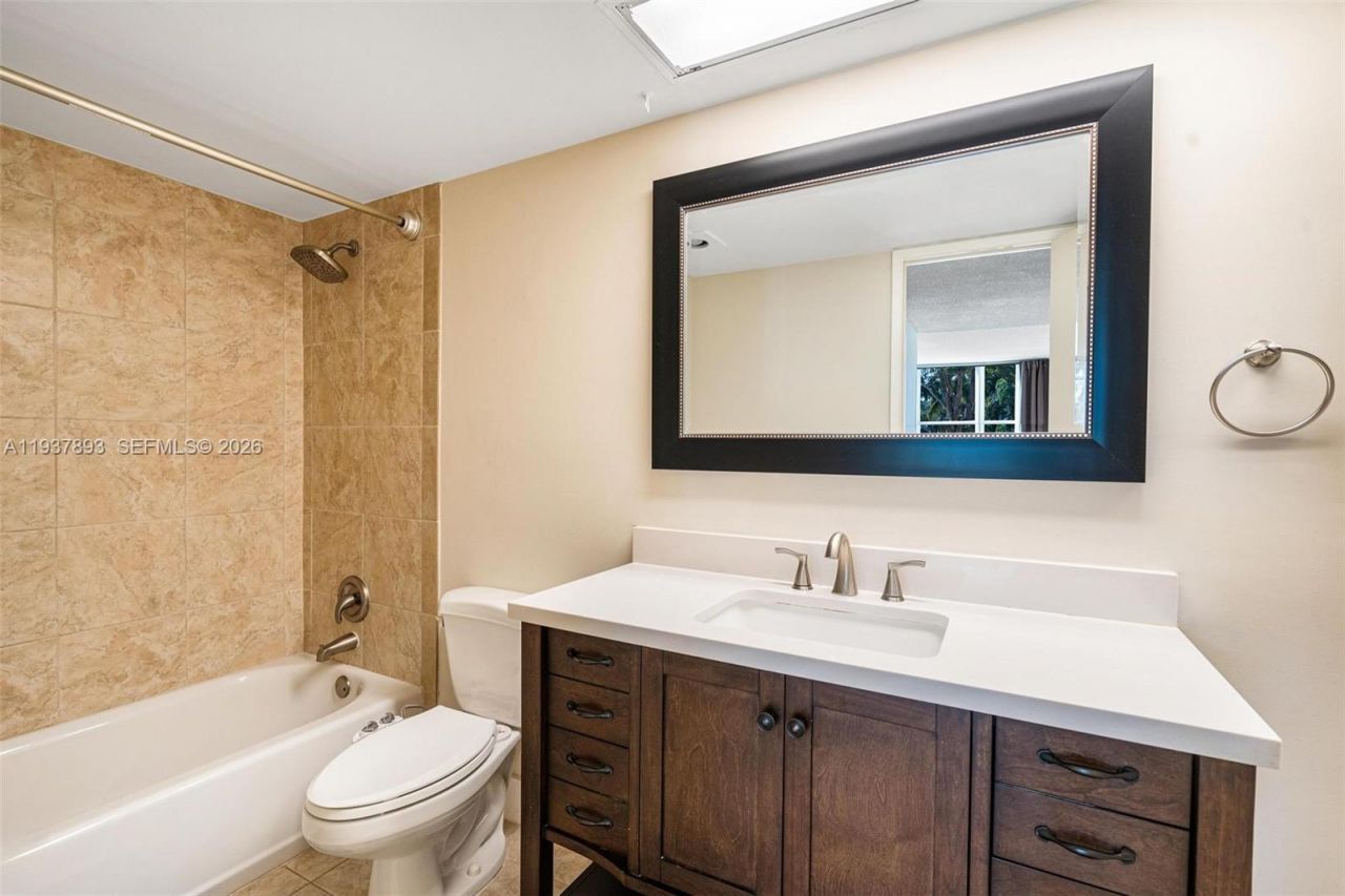 3150 NE 48th Ct, Unit 107, Lighthouse Point, FL 33064 Photo