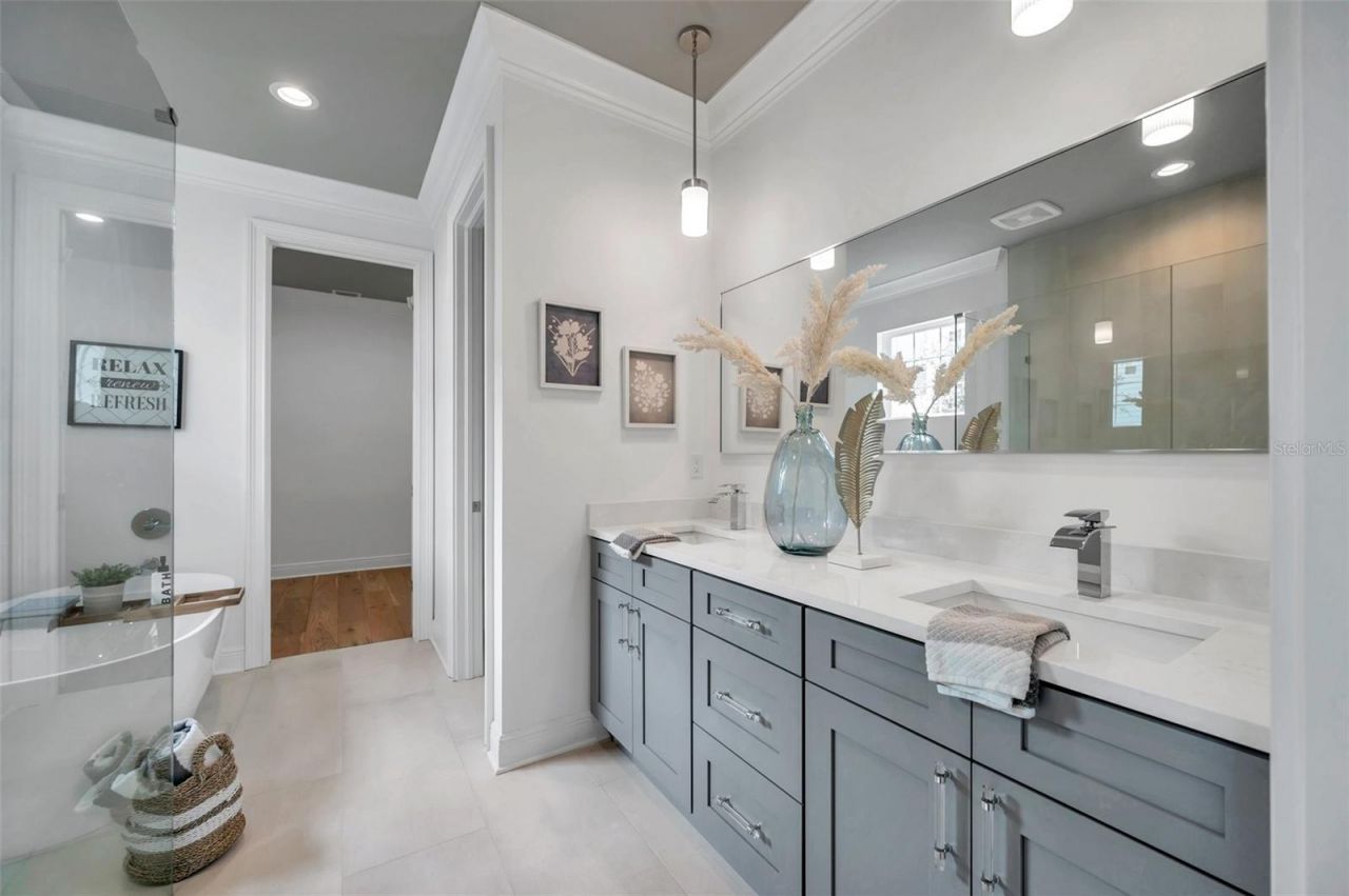 2345 Bahia Vista Street, Sarasota, FL 34239 Photo