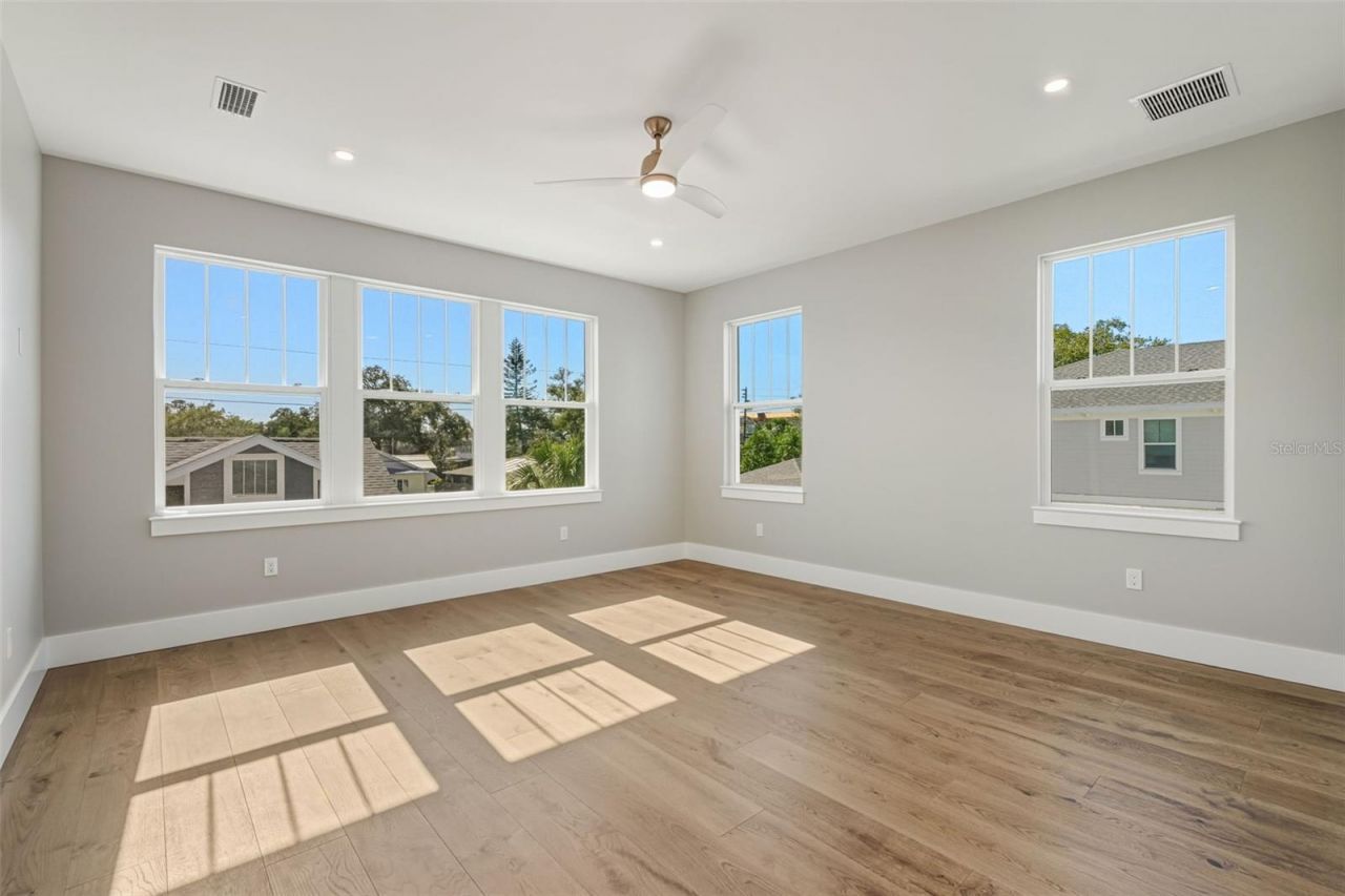 844 26th Avenue N, Saint Petersburg, FL 33704 Photo