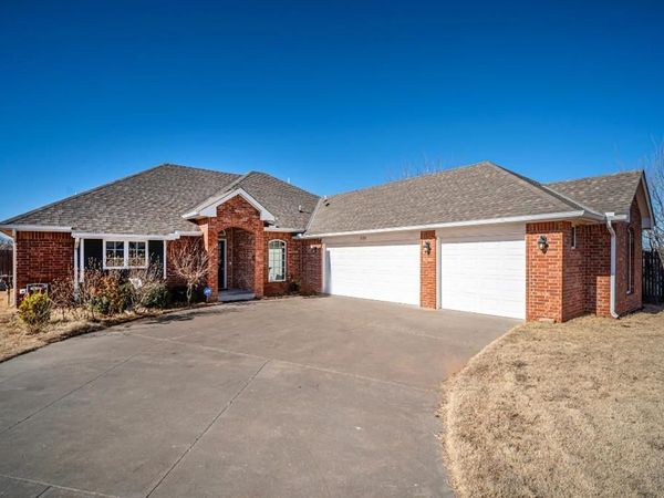 7121 Cherokee Court, Warr Acres, OK 73132