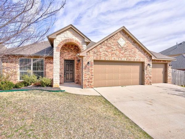 1805 Hobo Street, Yukon, OK 73099