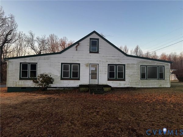 5571 W Courthouse Road, Crewe, VA 23930