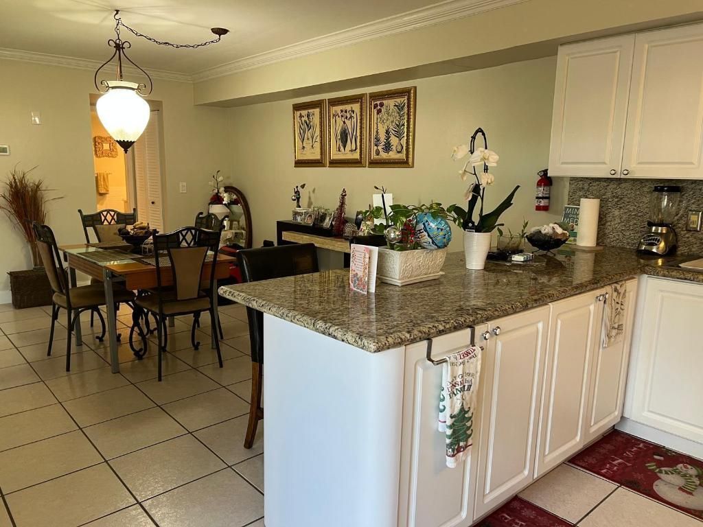 6322 Seven Springs Boulevard, Unit B, Greenacres, FL 33463 Main Photo