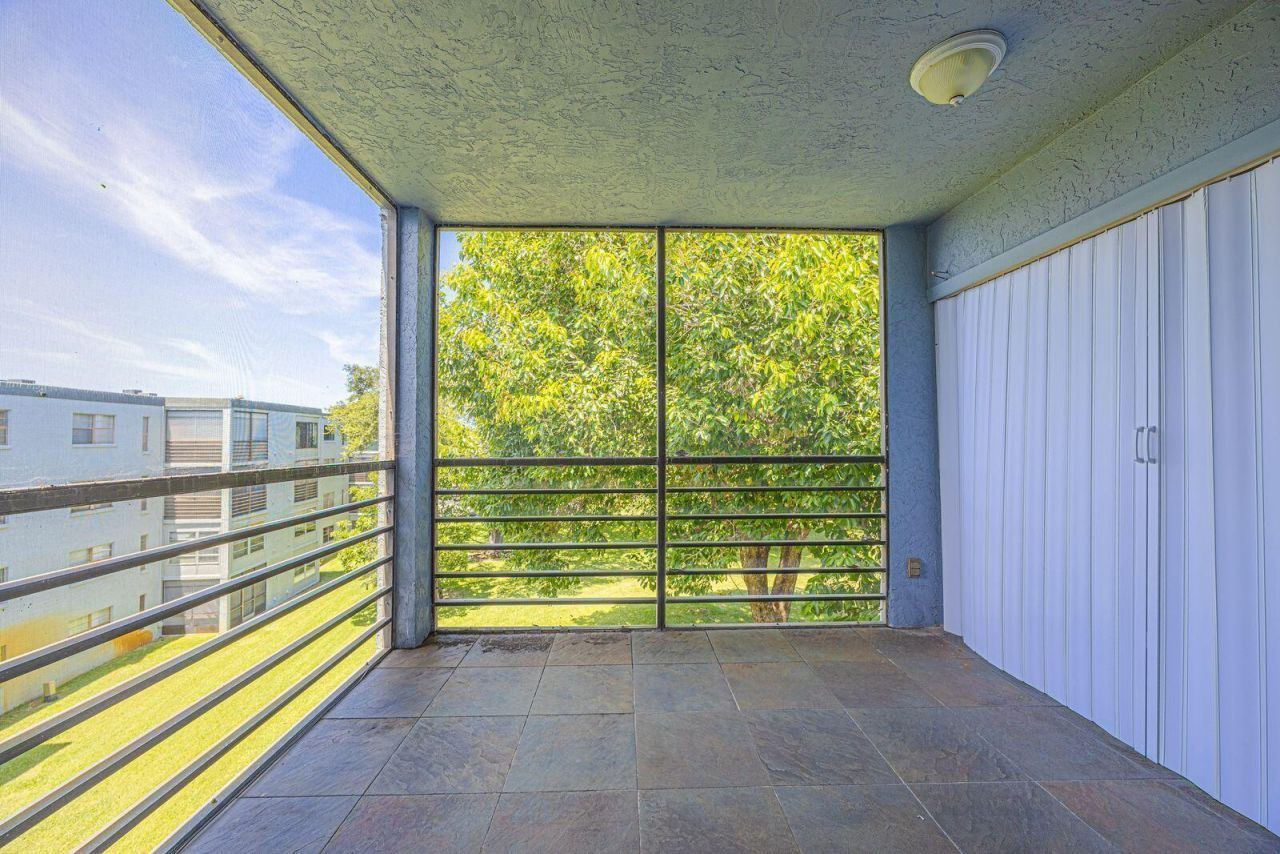 9440 SW 8th Street, Unit 417, Boca Raton, FL 33428 Photo