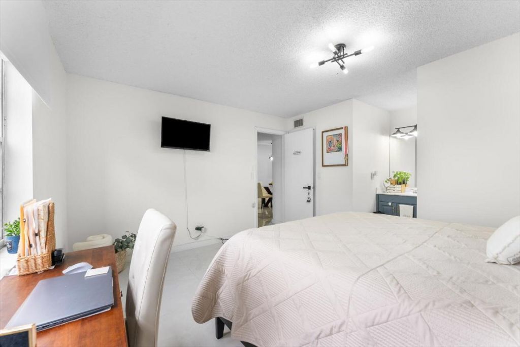 7500 NW 30th Place, Unit 123, Sunrise, FL 33313 Photo