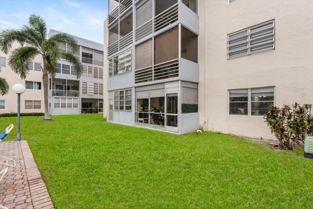 7500 NW 30th Place, Unit 123, Sunrise, FL 33313 Photo