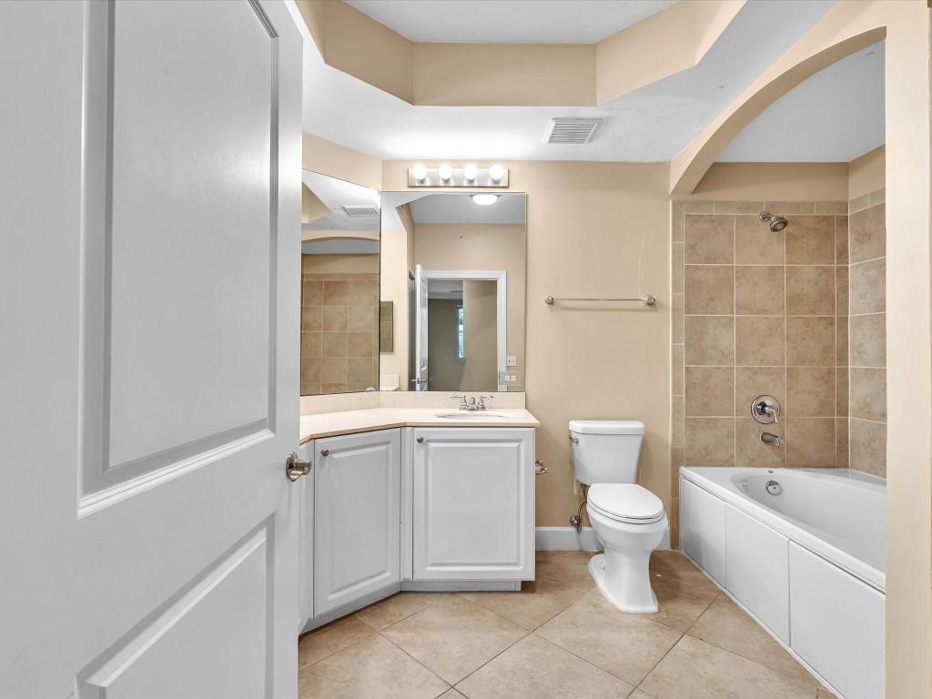 4303 Renaissance Way, Unit 303, Boynton Beach, FL 33426 Photo