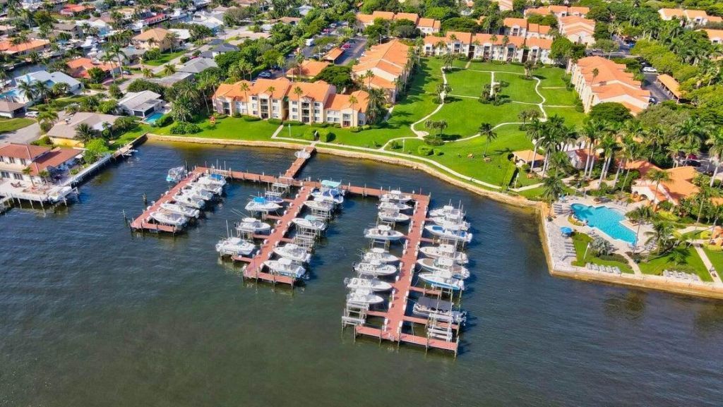 107 Yacht Club Way, Unit 308, Hypoluxo, FL 33462 Photo