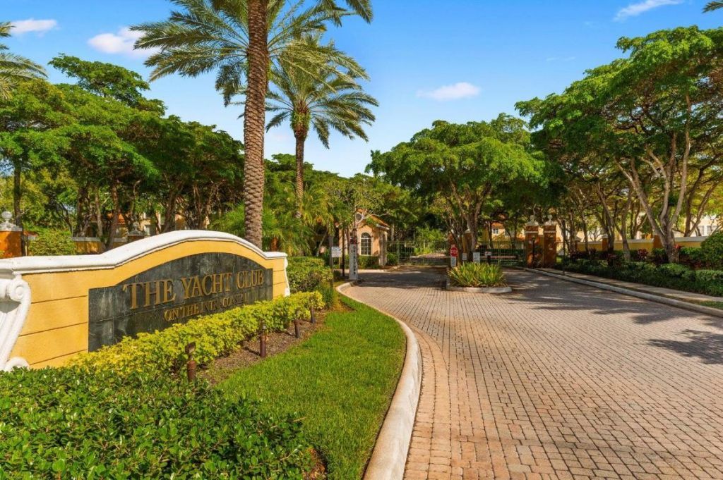 107 Yacht Club Way, Unit 308, Hypoluxo, FL 33462 Photo