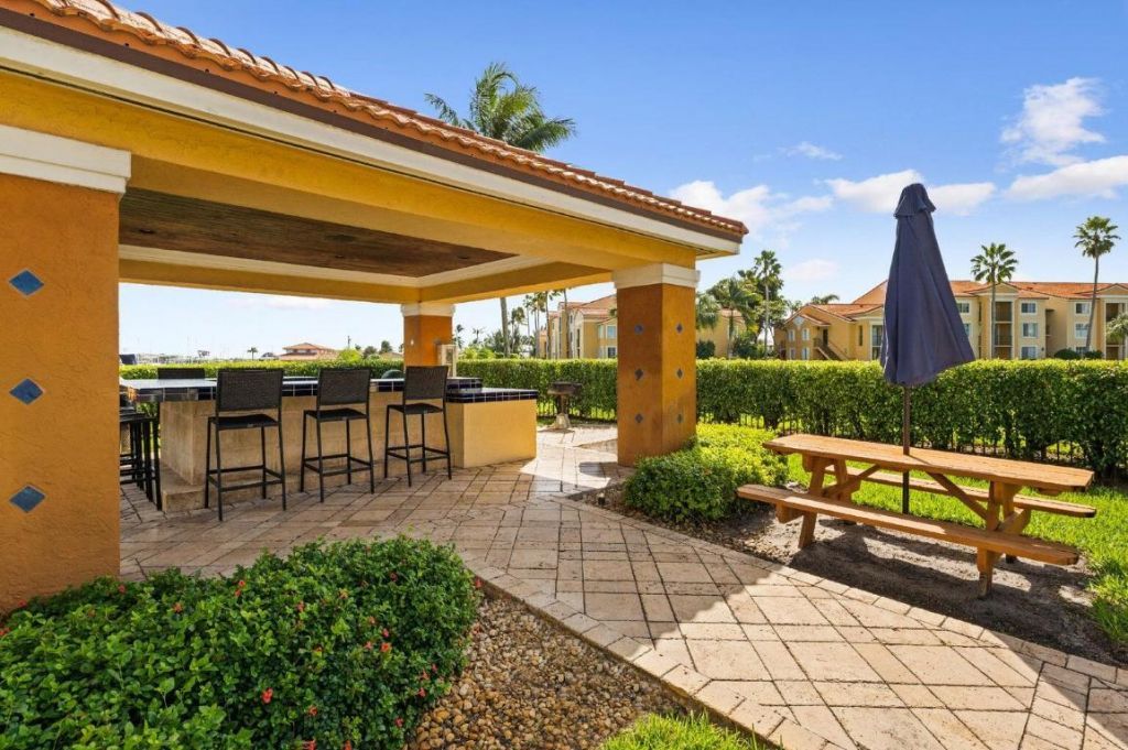 107 Yacht Club Way, Unit 308, Hypoluxo, FL 33462 Photo