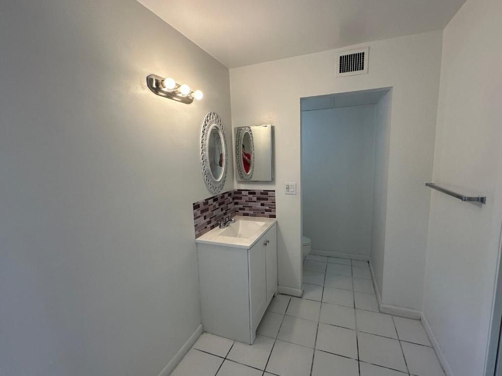 631 Executive Center Drive, Unit K101, West Palm Beach, FL 33401 Photo