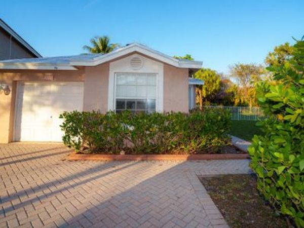 9201 NW 55th Street, Sunrise, FL 33351