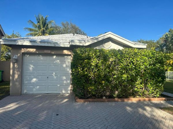 9201 NW 55th Street, Sunrise, FL 33351