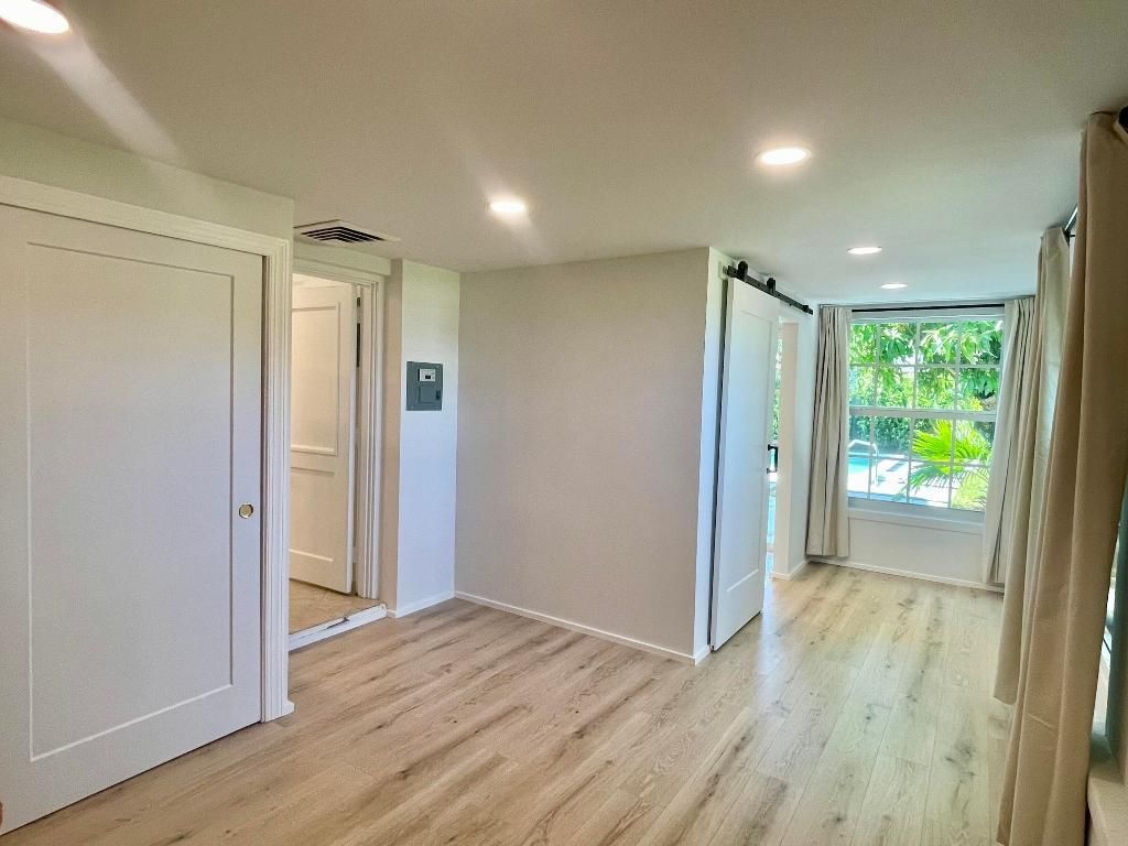 360 Alhambra Place, West Palm Beach, FL 33405 Photo