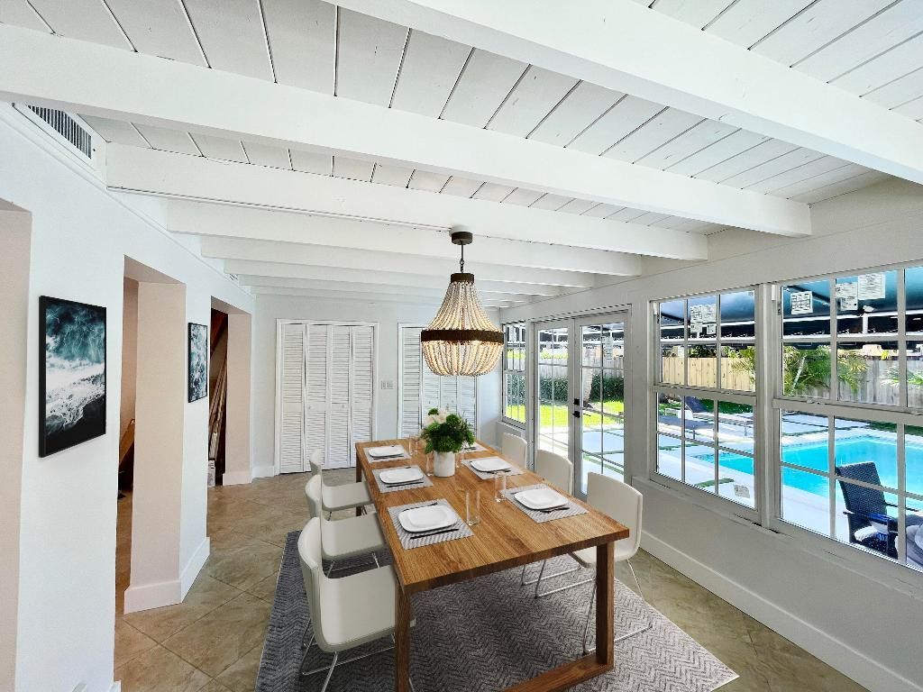 360 Alhambra Place, West Palm Beach, FL 33405 Photo