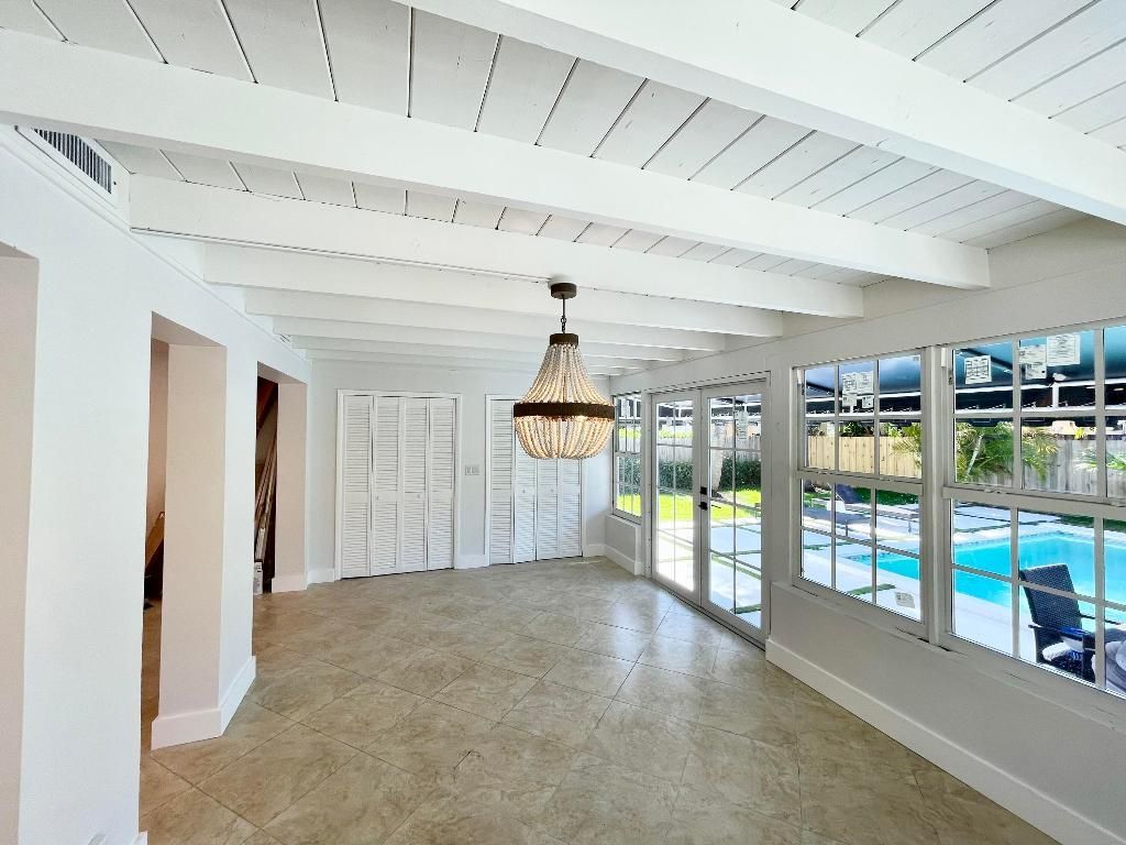 360 Alhambra Place, West Palm Beach, FL 33405 Photo