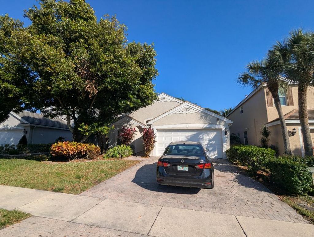 114 Canterbury Place, Royal Palm Beach, FL 33414 Photo