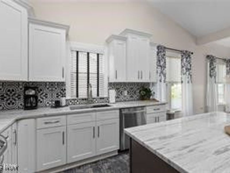 10115 Carrie Court, New Middletown, OH 44442 Photo 12