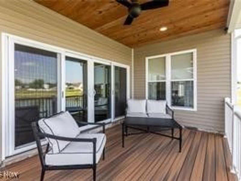 10115 Carrie Court, New Middletown, OH 44442 Photo 5