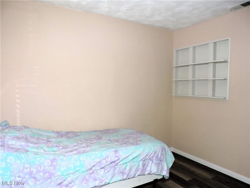 560 Case Avenue, Elyria, OH 44035 Photo 11