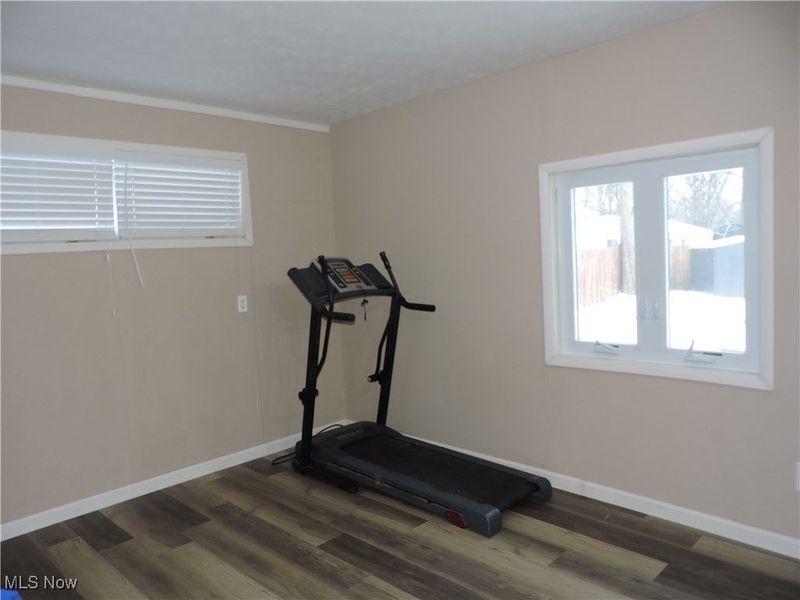 560 Case Avenue, Elyria, OH 44035 Photo 12