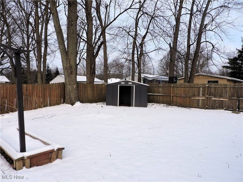 560 Case Avenue, Elyria, OH 44035 Photo 14