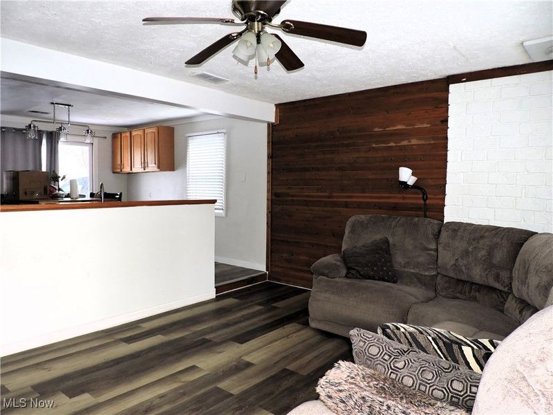 560 Case Avenue, Elyria, OH 44035 Photo 3