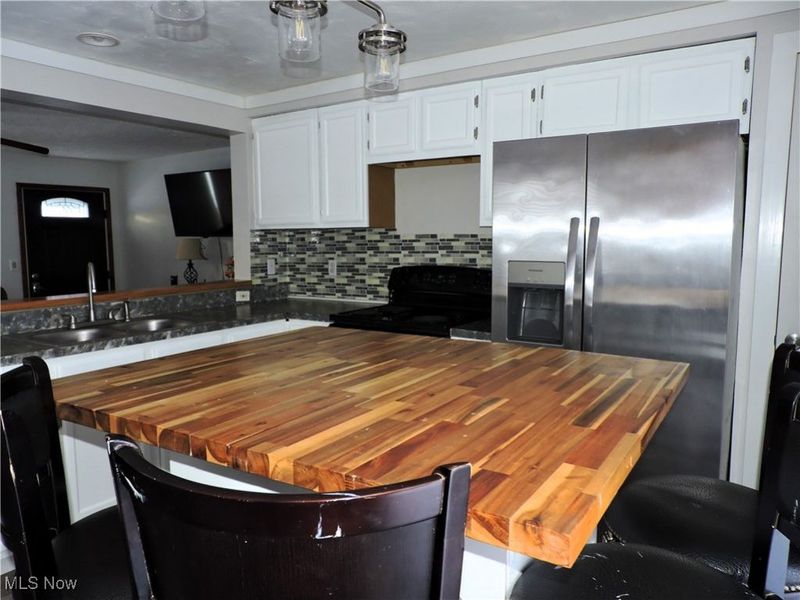 560 Case Avenue, Elyria, OH 44035 Photo 7