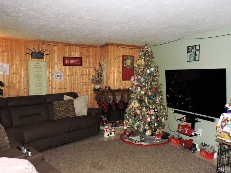 940 Bennett Drive, Elyria, OH 44035 Photo 2