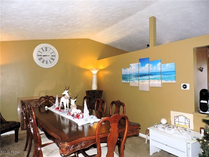 940 Bennett Drive, Elyria, OH 44035 Photo 4