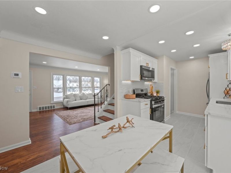 1114 W Miner Road, Mayfield Heights, OH 44124 Photo 11