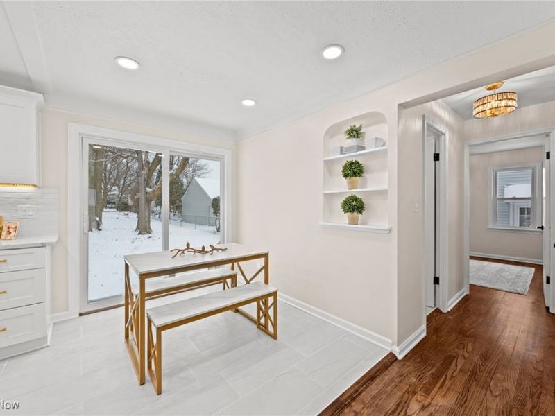 1114 W Miner Road, Mayfield Heights, OH 44124 Photo 14