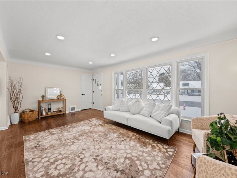 1114 W Miner Road, Mayfield Heights, OH 44124 Photo 17