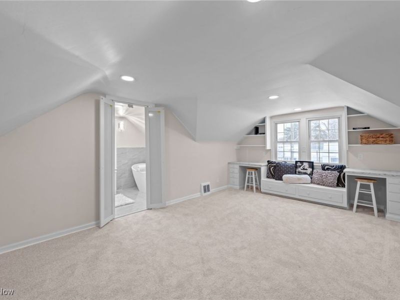 1114 W Miner Road, Mayfield Heights, OH 44124 Photo 23