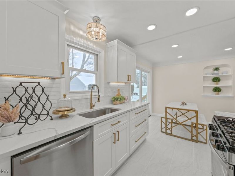 1114 W Miner Road, Mayfield Heights, OH 44124 Photo 5