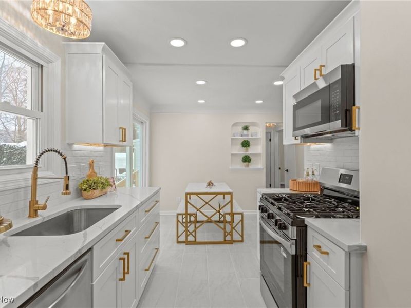 1114 W Miner Road, Mayfield Heights, OH 44124 Photo 6