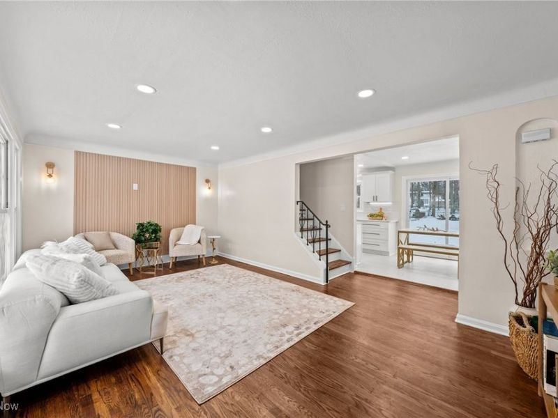 1114 W Miner Road, Mayfield Heights, OH 44124 Photo 7