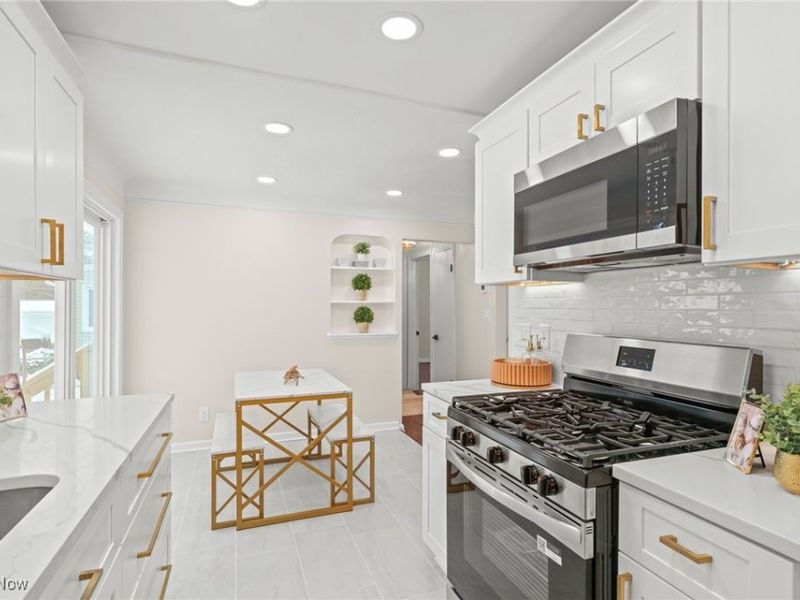 1114 W Miner Road, Mayfield Heights, OH 44124 Photo 8