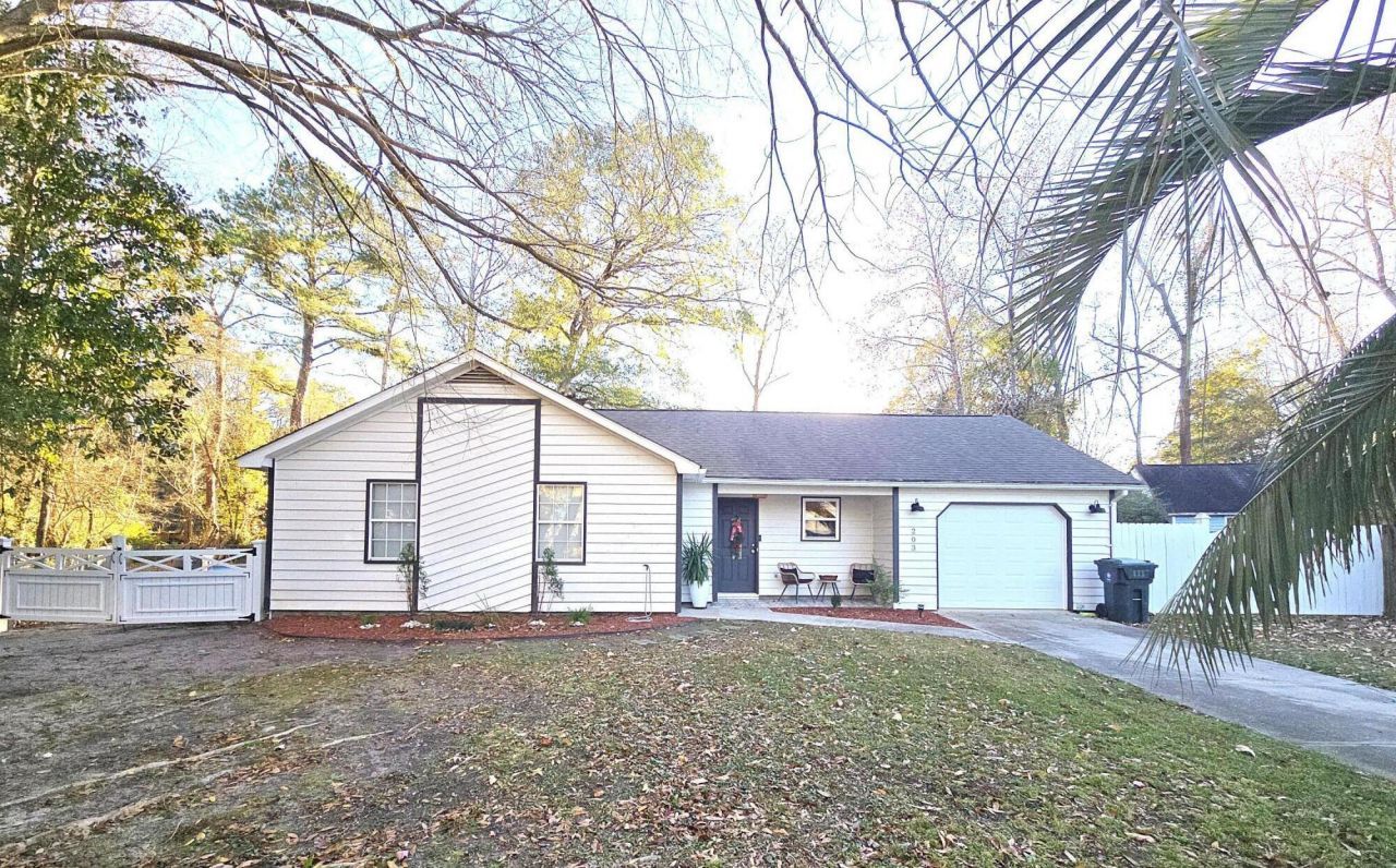 203 Flamingo Drive Photo 3