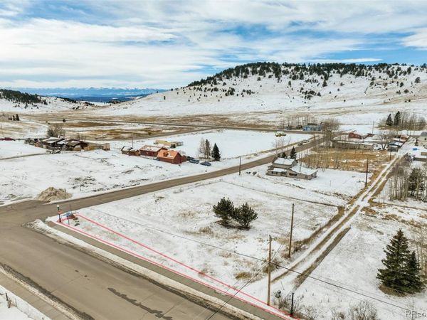 305 W Bennett Avenue, Cripple Creek, CO 80813