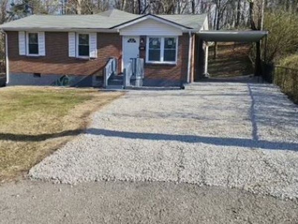 825 E Happy Hollow Dr, Clarksville, TN 37040