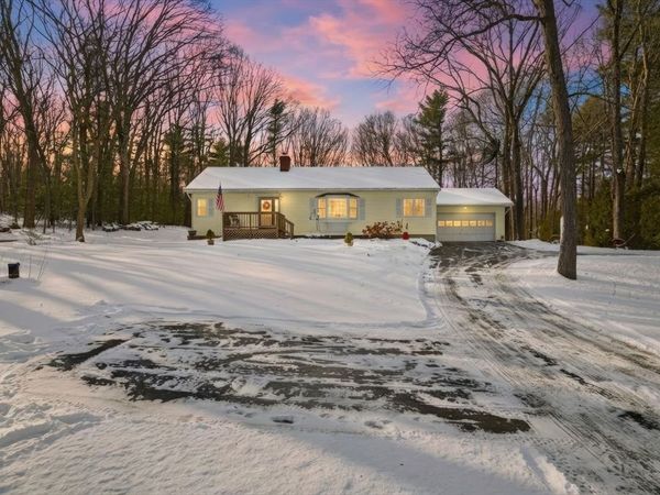 9 E Hill Rd, Monson, MA 01057