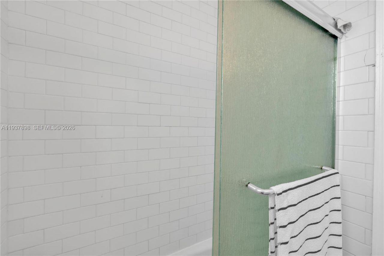 439 15th St , Unit 2, Miami Beach, FL 33139 Photo