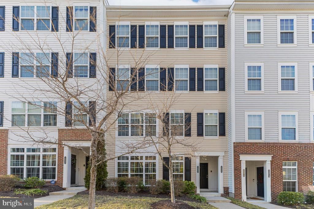 16882 Porters Inn Drive, Dumfries, VA 22026 Main Photo