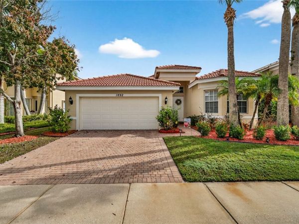 1892 Grey Falcon Circle SW, Vero Beach, FL 32962